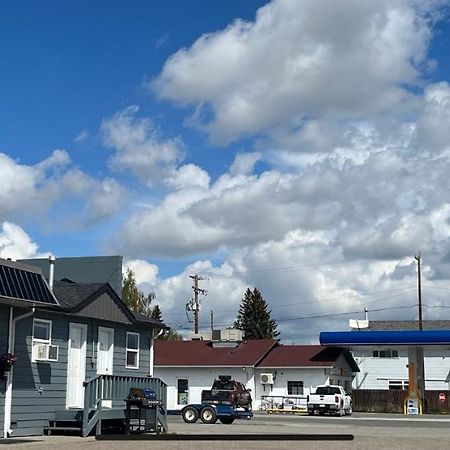 West Castle Motel Pincher Creek Extérieur photo