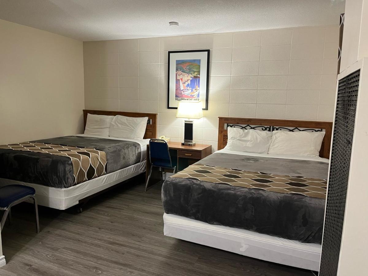 West Castle Motel Pincher Creek Extérieur photo