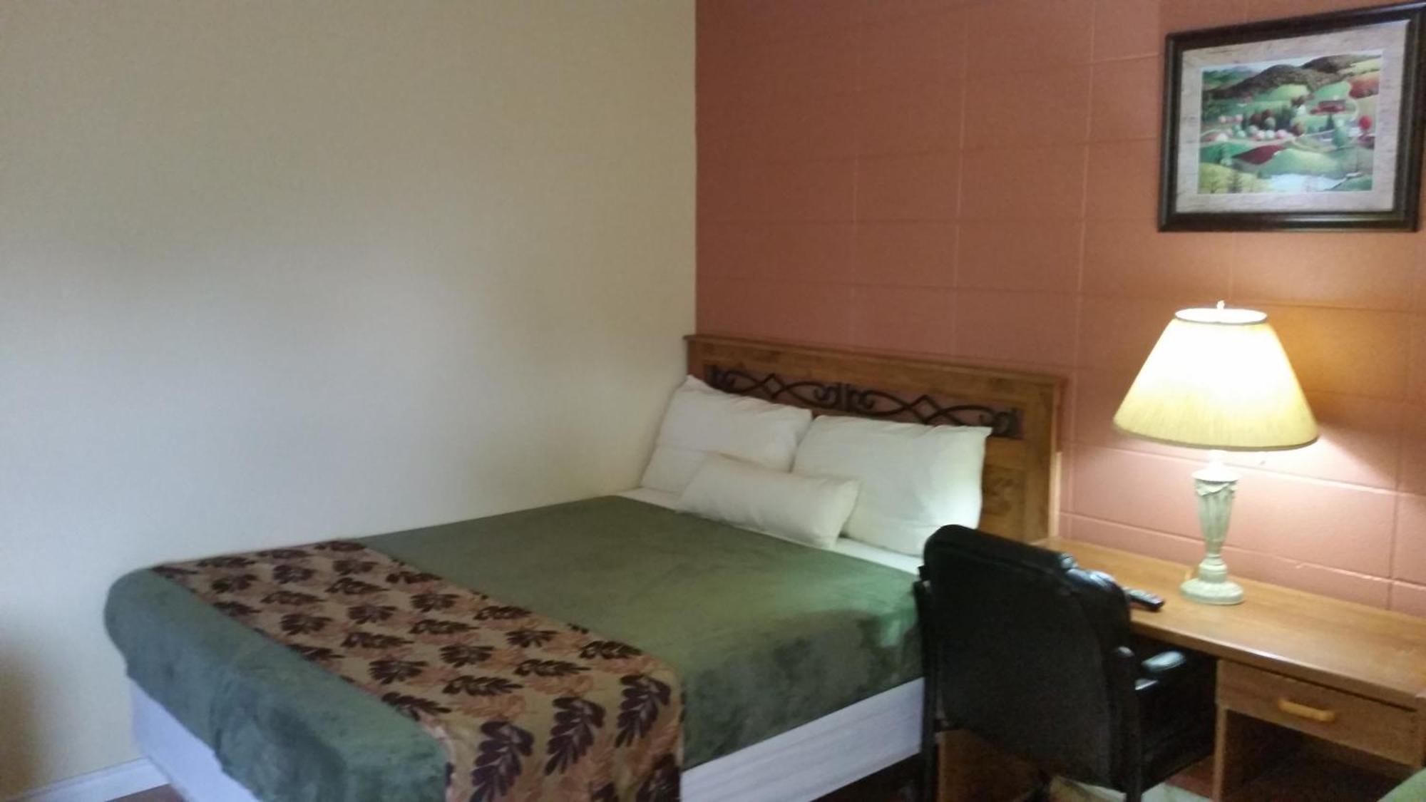 West Castle Motel Pincher Creek Chambre photo